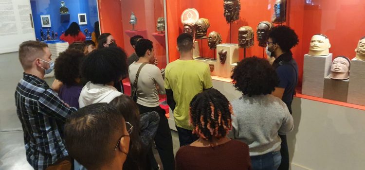 Formação no Museu Afro Brasil emociona jovens Formação no Museu Afro Brasil emociona jovens